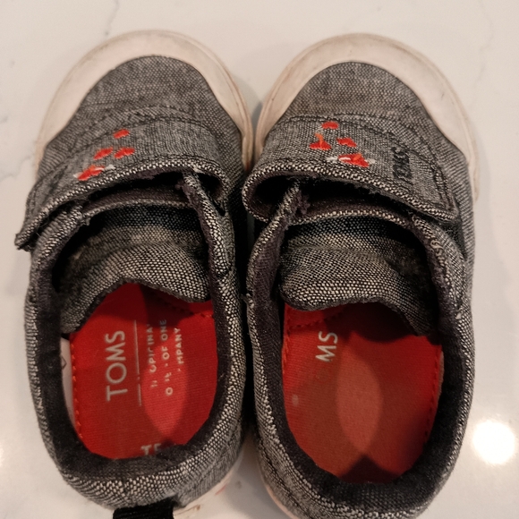 Girls 5T 6T 7T - See Kai Run, Keen, Toms shoe bundle - Picture 12 of 13